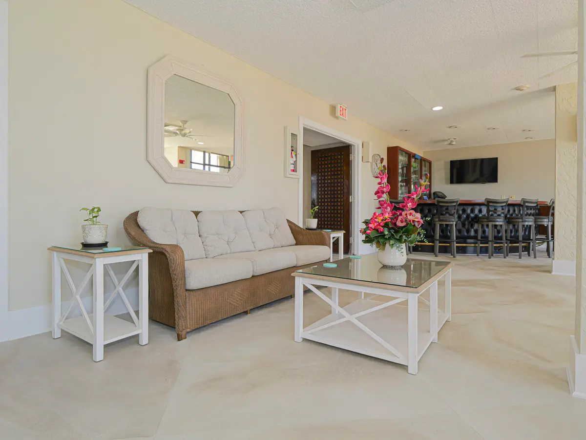 common areas at 3200 N HIGHWAY A1A 1004, Hutchinson Island