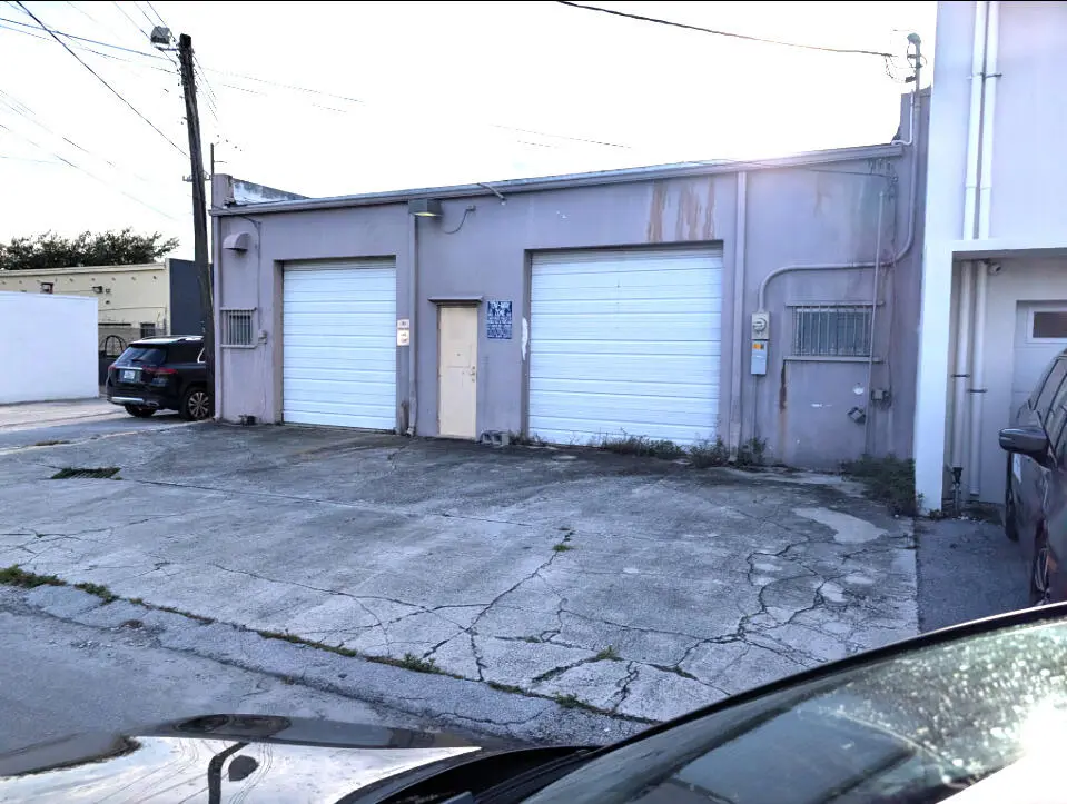 back Side at Industrial Space, Hollywood