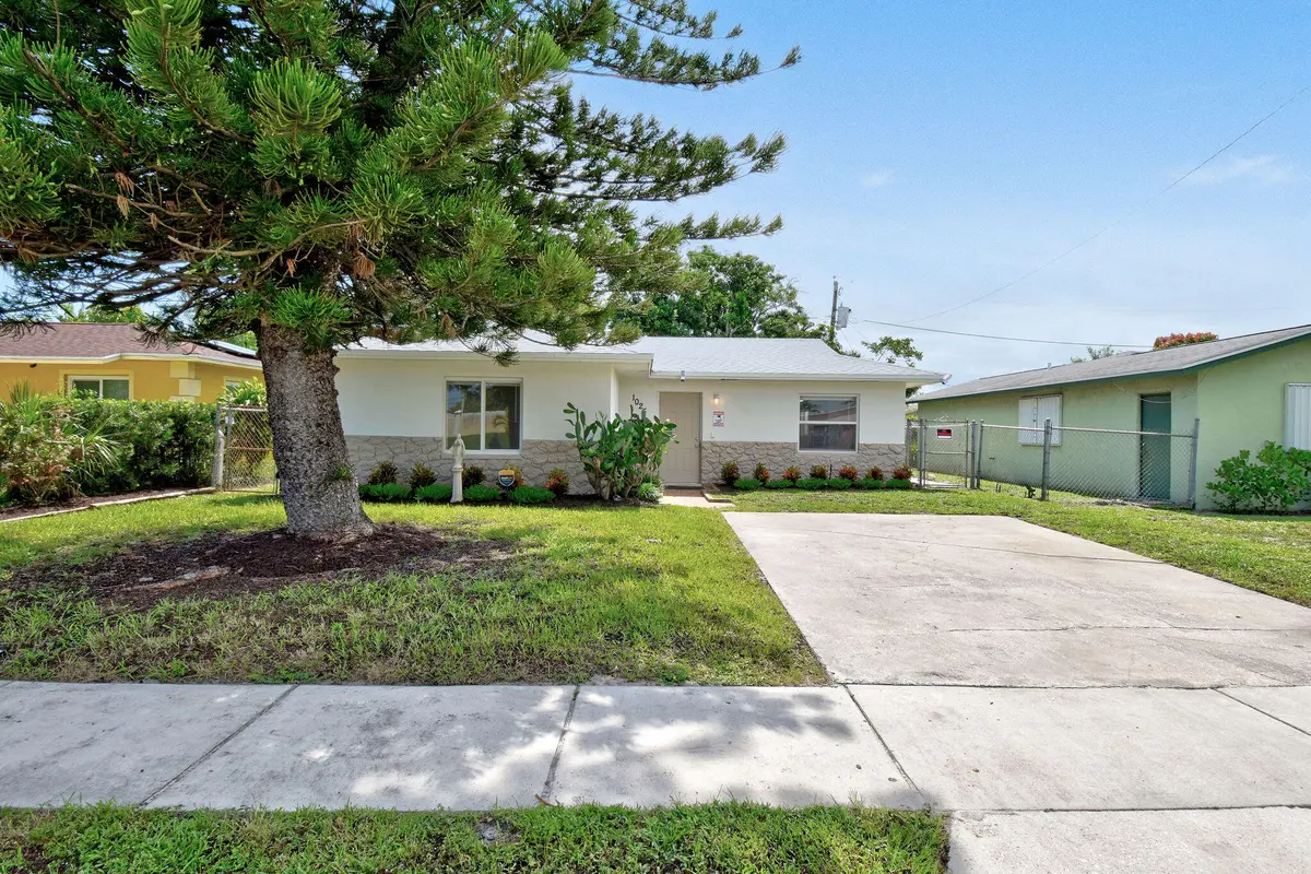 1025W7thSt(1) at 1025 W 7TH Street, Riviera Beach