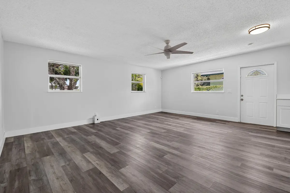 8857thSt(10) at 1025 W 7TH Street, Riviera Beach