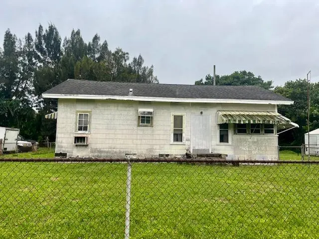 front at 4374 Forest Road, West Palm Beach