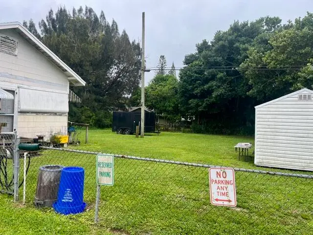pole at 4374 Forest Road, West Palm Beach