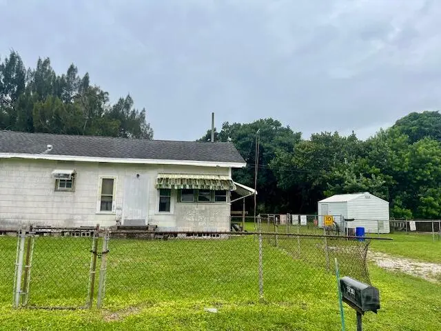 front at 4374 Forest Road, West Palm Beach