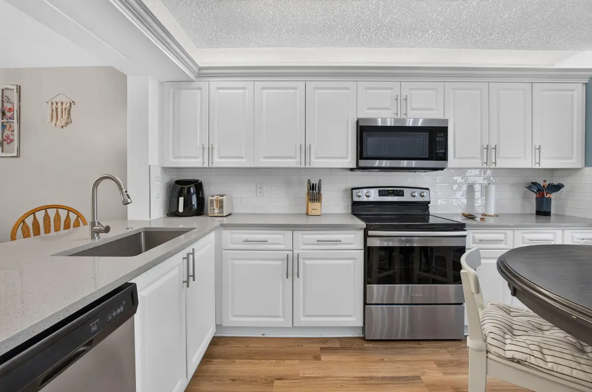 Kitchen at 5560 FAIRWAY PARK Drive 103, Boynton Beach