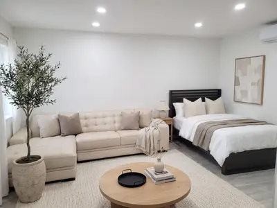7975 Crespi Boulevard, Miami Beach – Condominium for rent