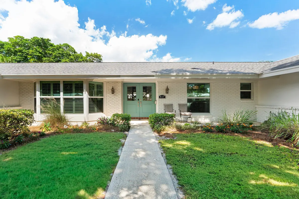 Entry at 817 Anchorage Drive, North Palm Beach
