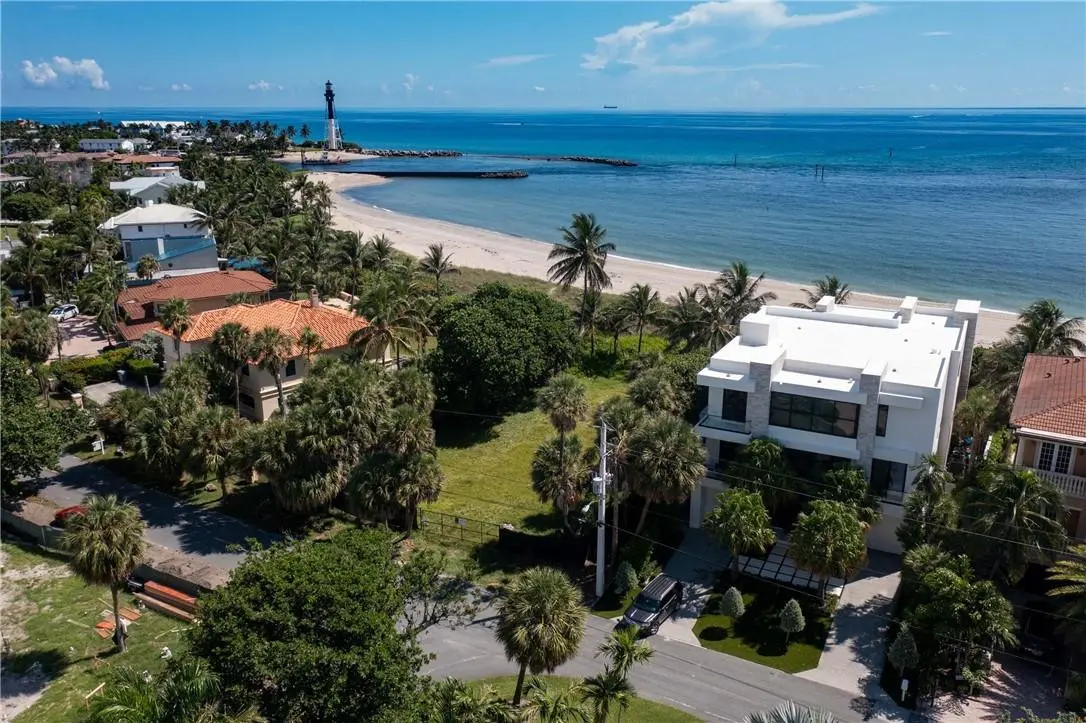 Photo 7 at 2100 BAY Drive, Pompano Beach