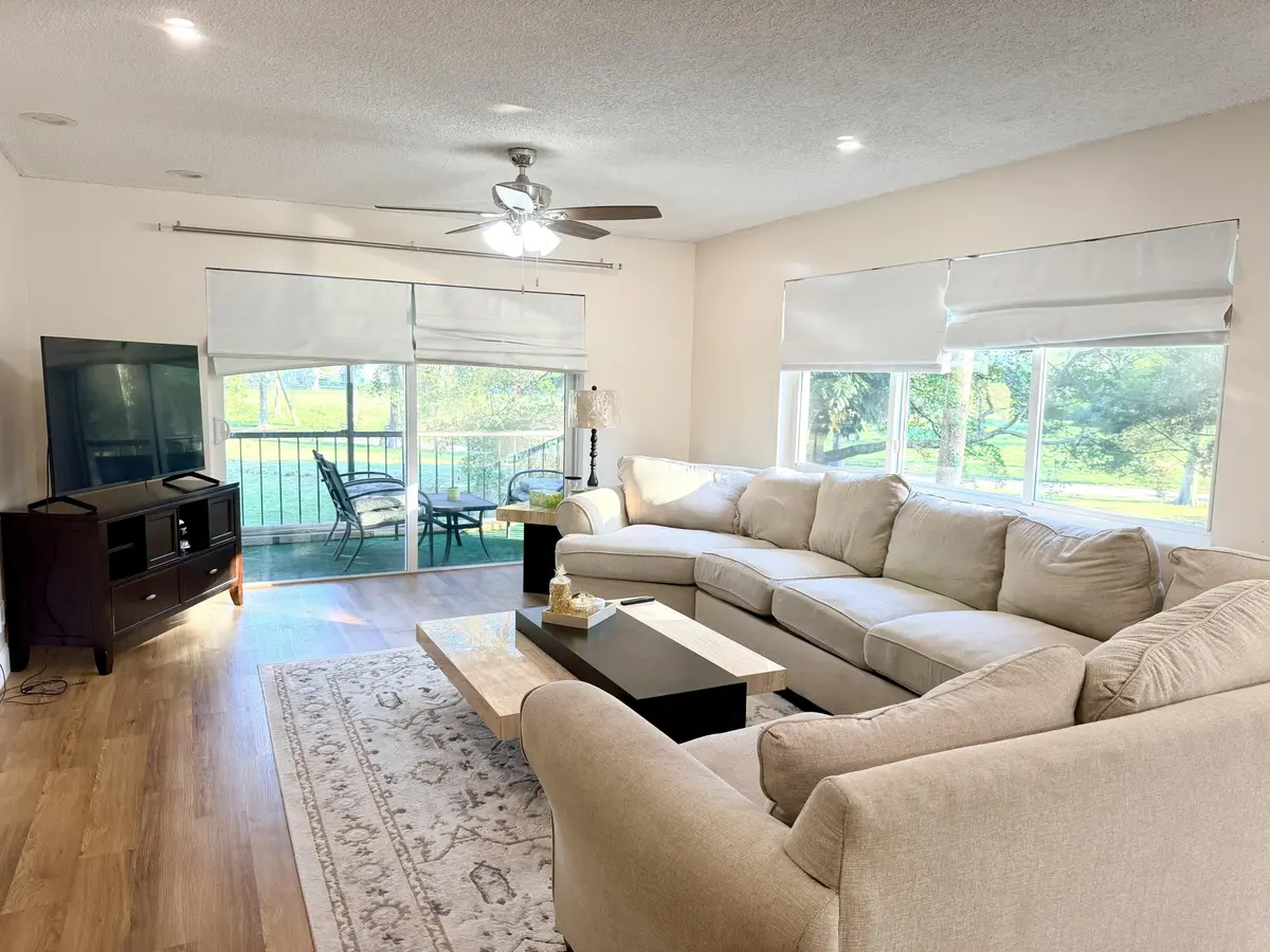 6260 S Falls Cir Drive 201, Lauderhill, FL – photo 4