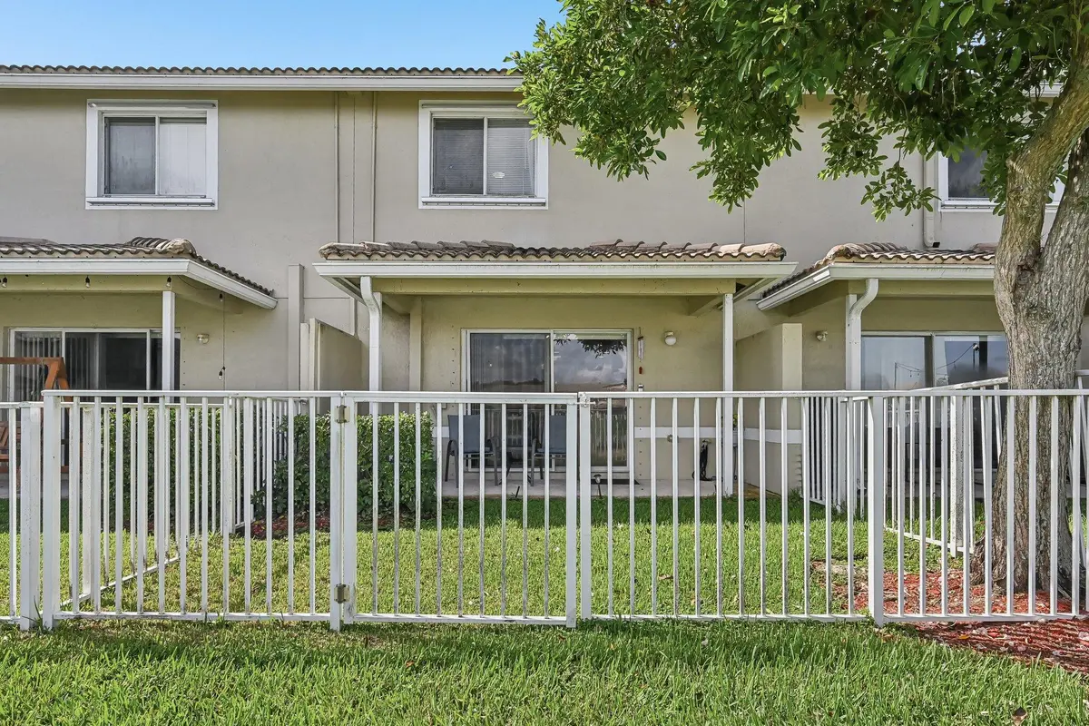 Shonda Jackson Exterior View - Patio at 8985 LANCASTER Street, Tamarac