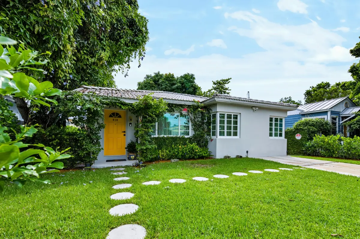 Front of Structure at 910 N M Street, Lake Worth Beach
