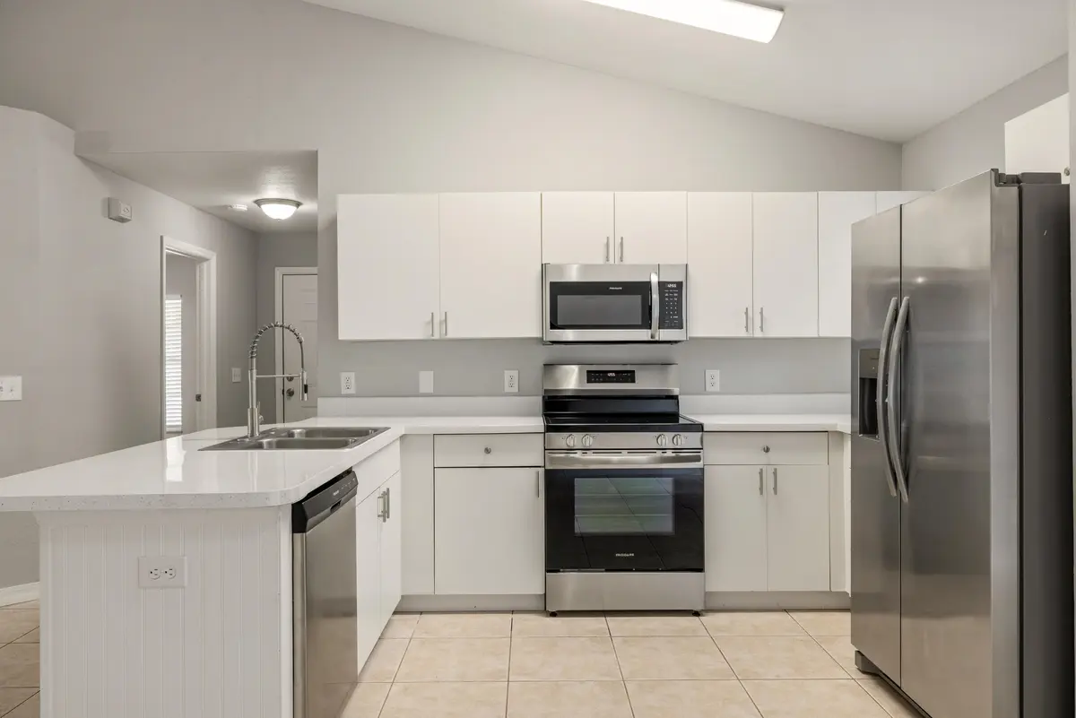 241 12TH Street, Vero Beach, FL – photo 6
