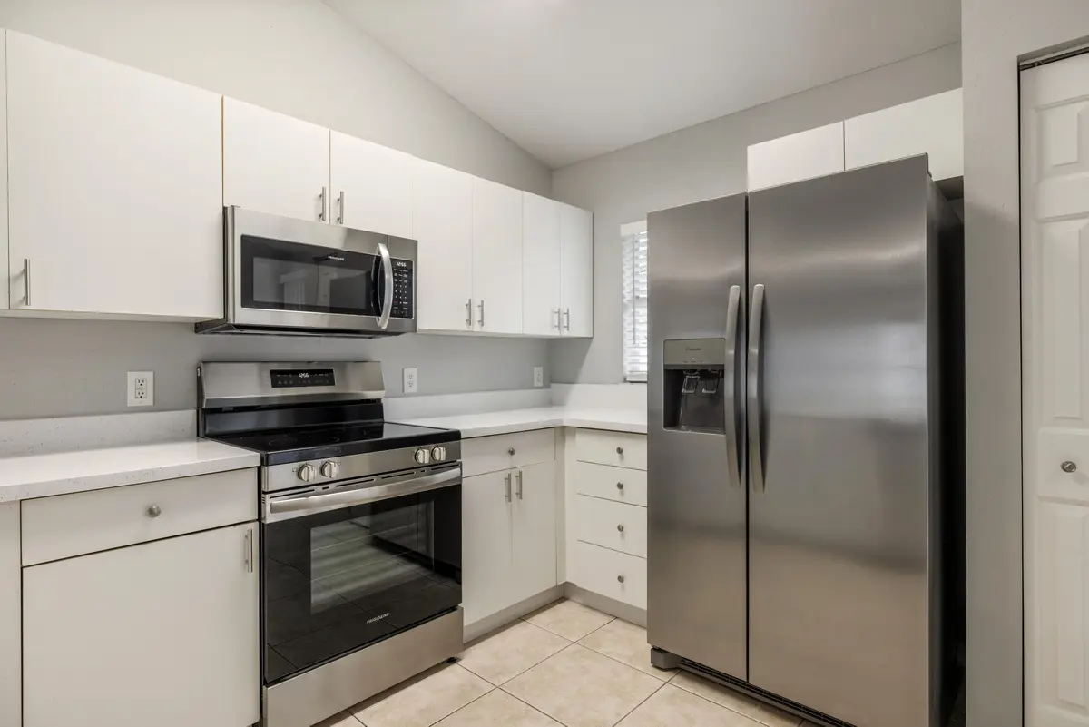 241 12TH Street, Vero Beach, FL – photo 7