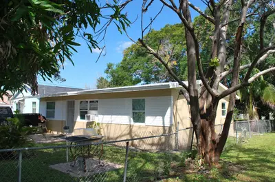 1106 N 22ND Street, Fort Pierce – Single Family Residence for sale