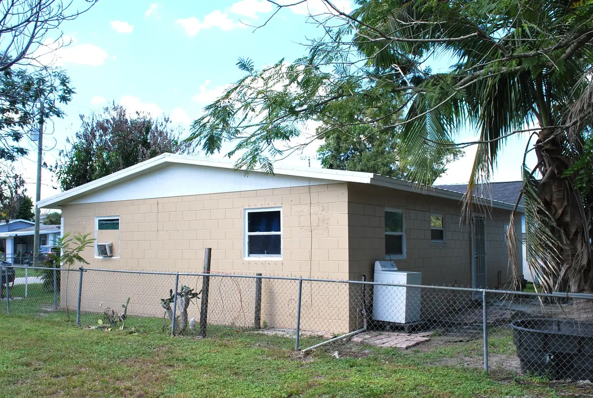 DSC_0051 at 1106 N 22ND Street, Fort Pierce