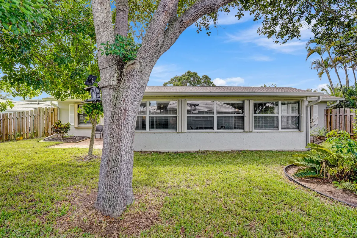 Eucalyptus-6 at 1902 EUCALYPTUS Avenue, Hutchinson Island