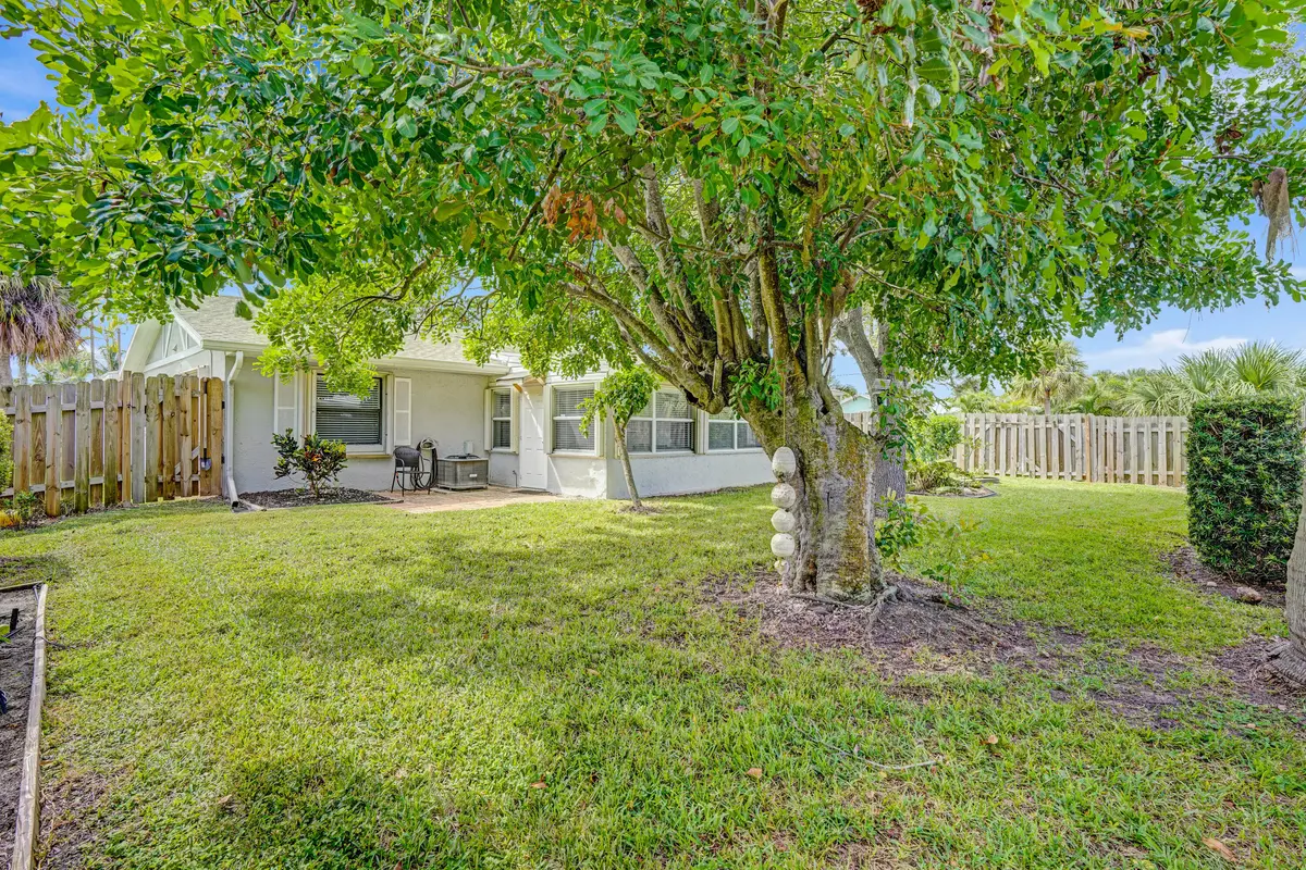 Eucalyptus-7 at 1902 EUCALYPTUS Avenue, Hutchinson Island