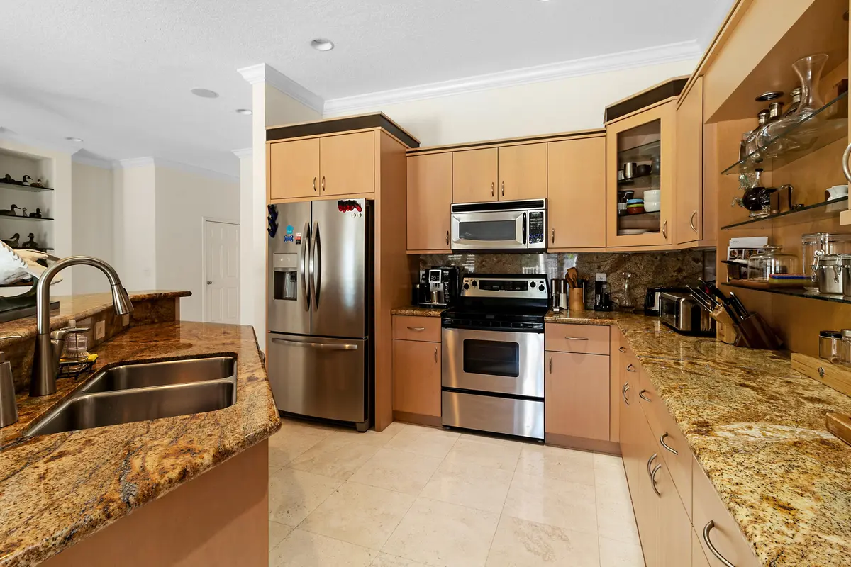9_hd-4517 ne 21st ave apt 4 -9 at 4517 NE 21st Avenue 4, Fort Lauderdale