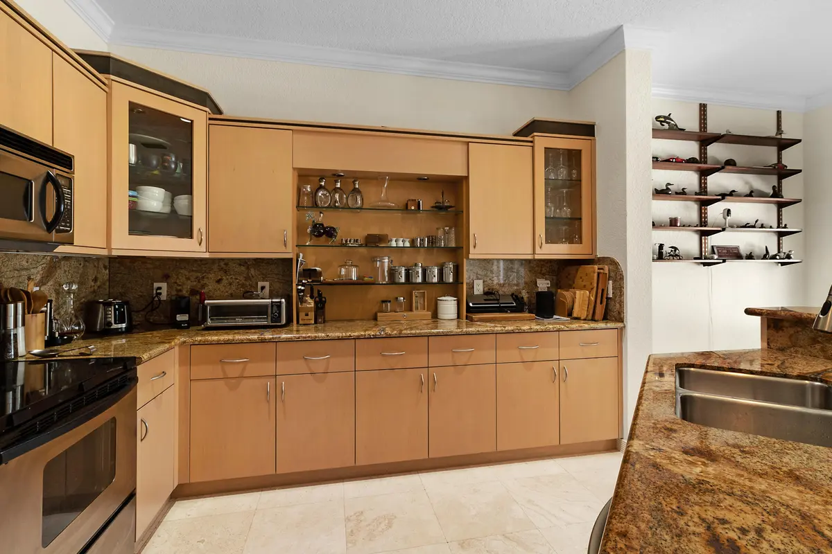 10_hd-4517 ne 21st ave apt 4 -10 at 4517 NE 21st Avenue 4, Fort Lauderdale