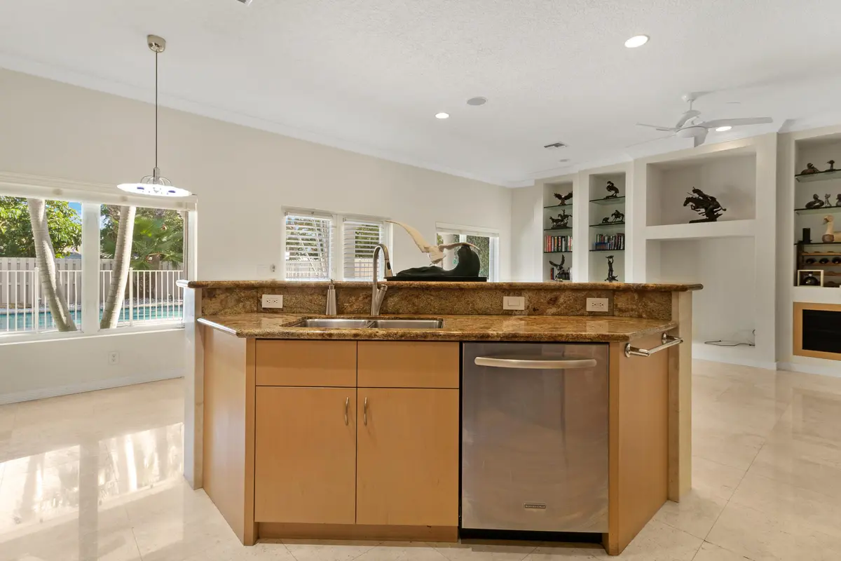 11_hd-4517 ne 21st ave apt 4 -11 at 4517 NE 21st Avenue 4, Fort Lauderdale