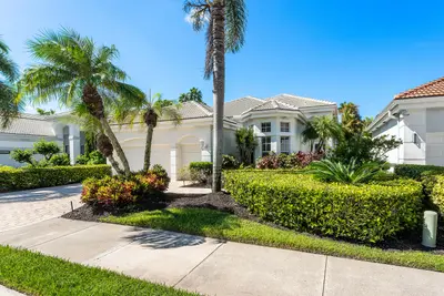 125 Windward Drive, Palm Beach Gardens – Single Family Residence for sale