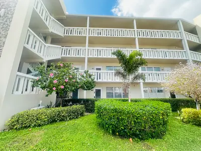 162 Grantham E, Deerfield Beach – Condominium for sale