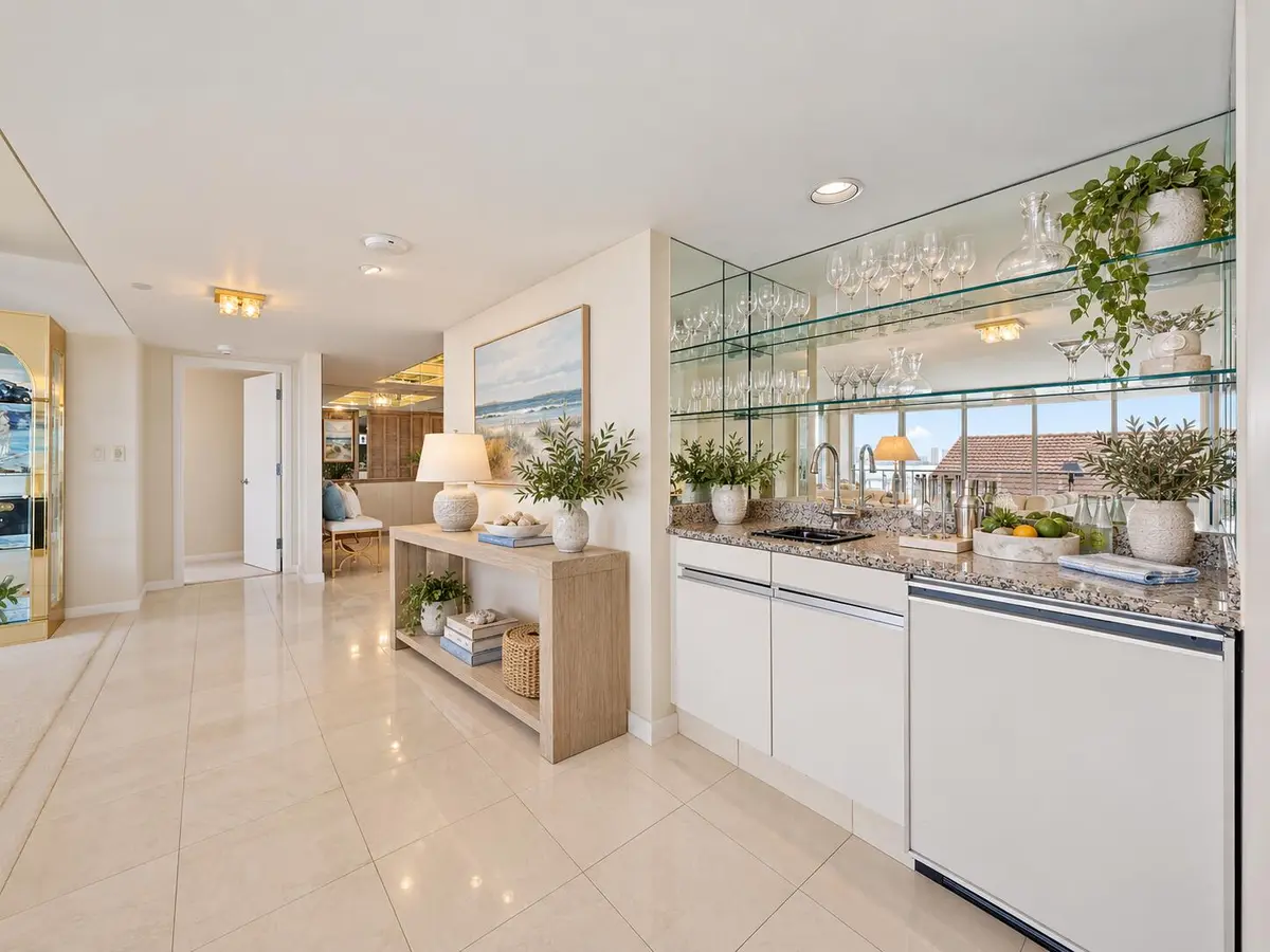 Wet Bar - Virtually Staged at 100 Lakeshore Drive 251, North Palm Beach