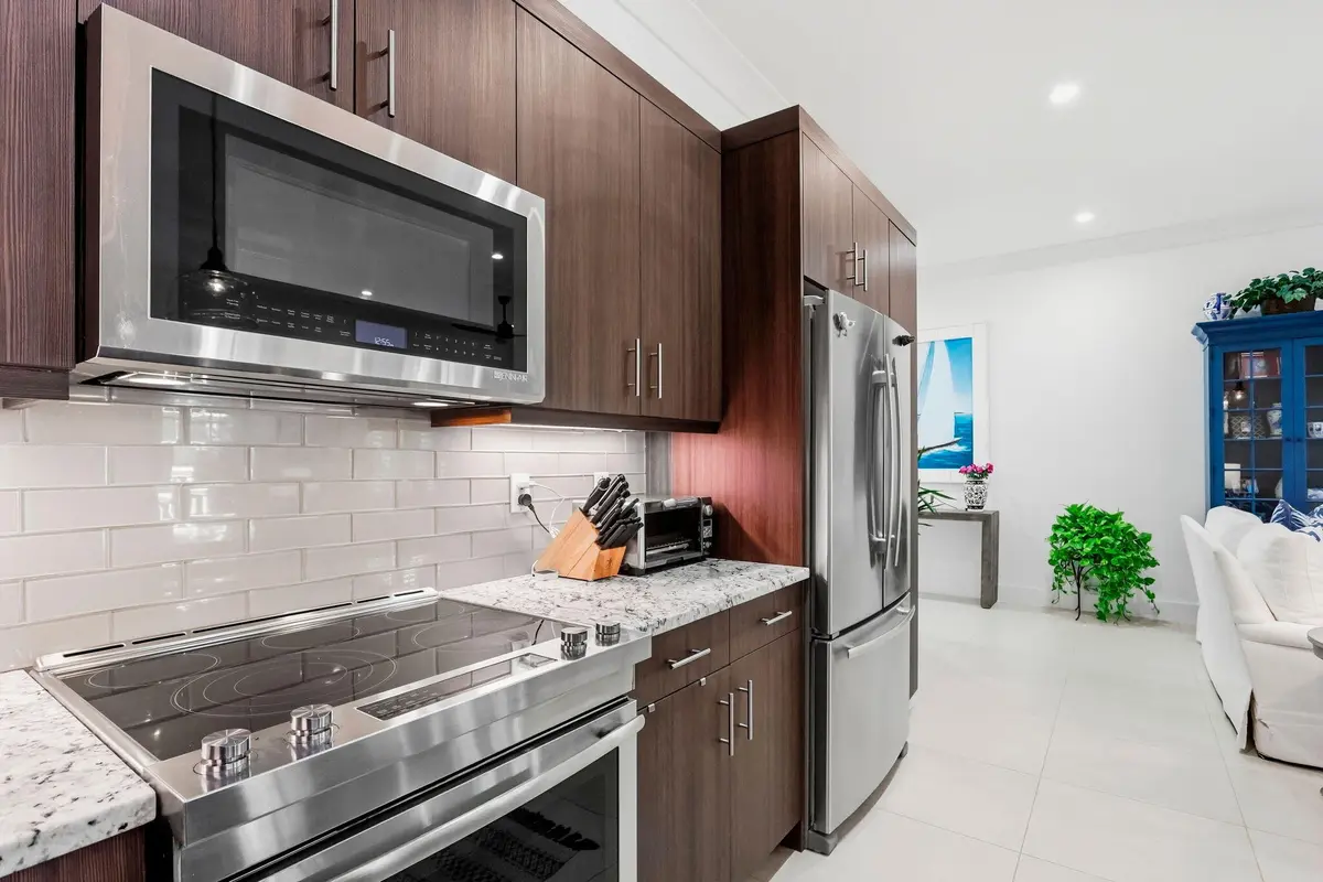 Kitchen at 910 HAMILTON Lane, Delray Beach