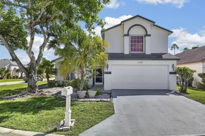 117 HAMMOCKS Court, Greenacres – Single Family Residence for sale