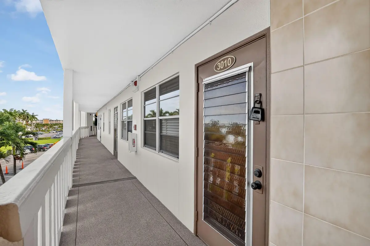 Walk Way at 3010 Guildford A, Boca Raton