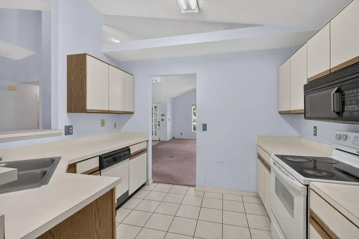 19-web-or-mls-BS1A5291 at 117 HAMMOCKS Court, Greenacres