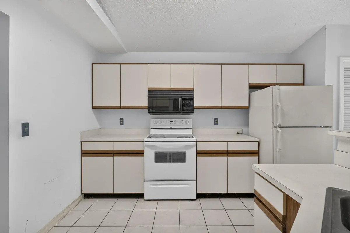 22-web-or-mls-BS1A5306 at 117 HAMMOCKS Court, Greenacres