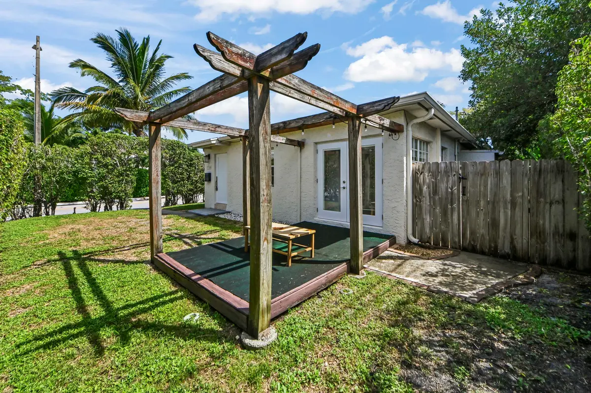 04 Front 04 at 284 Lytton Court, West Palm Beach