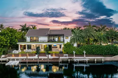 737 NE Boca Bay Colony Drive, Boca Raton – Single Family Residence for sale