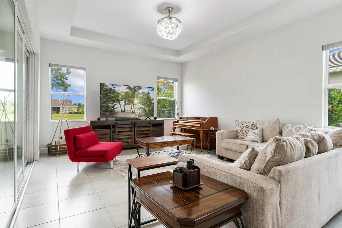 Family Room at 15894 Meadowlark Court, Westlake