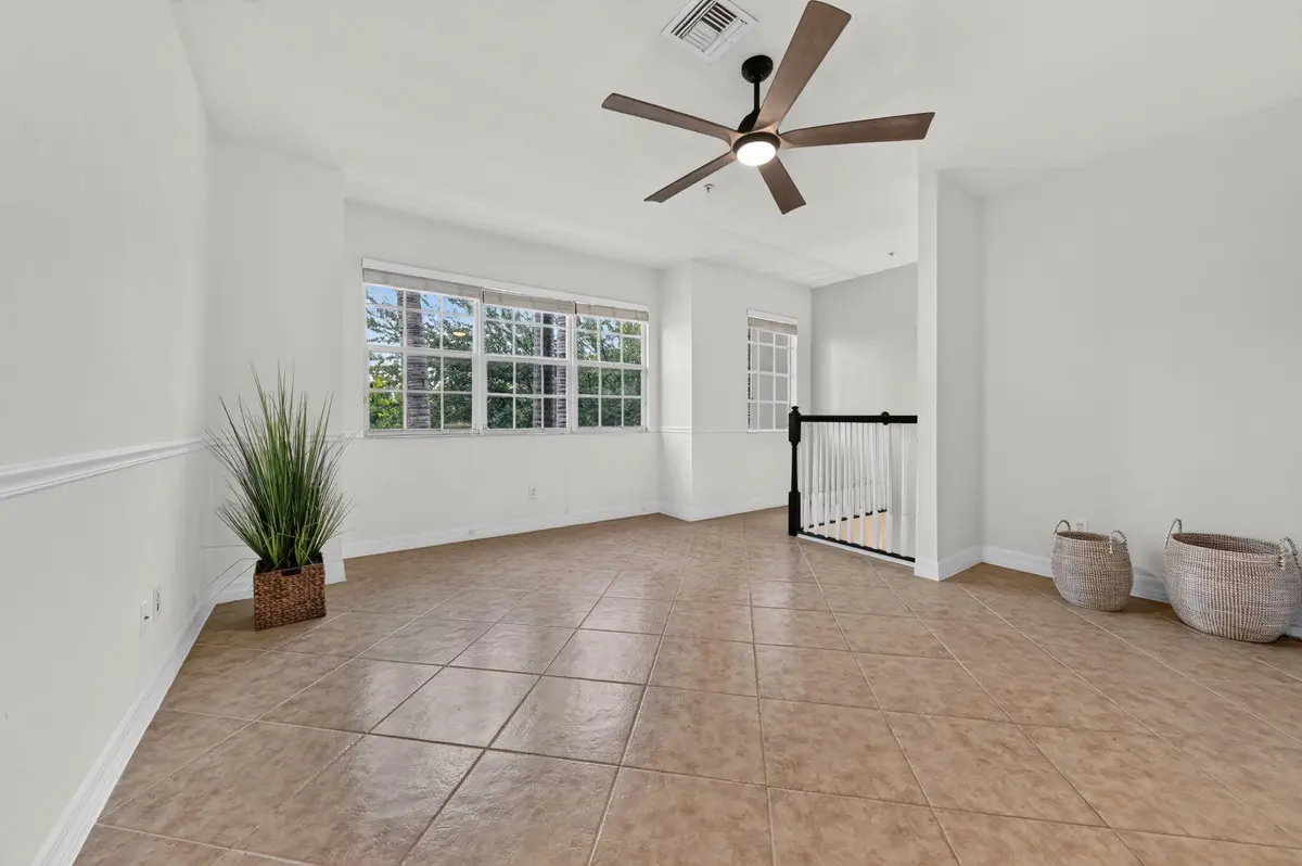 Living / Dining at 290 NE 5TH Avenue 4, Delray Beach