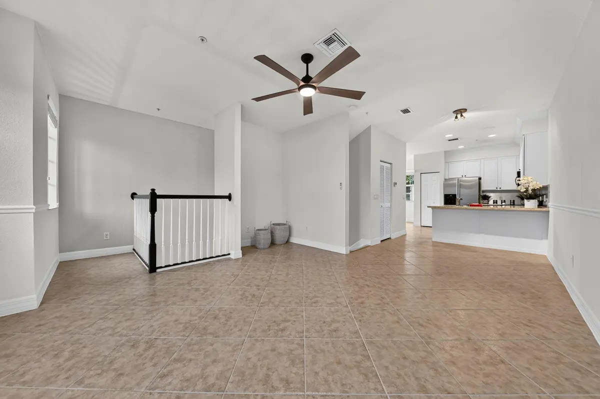 Living / Dining at 290 NE 5TH Avenue 4, Delray Beach