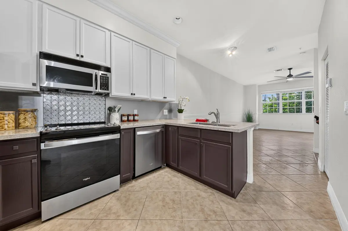 Kitchen / Dining / Living at 290 NE 5TH Avenue 4, Delray Beach