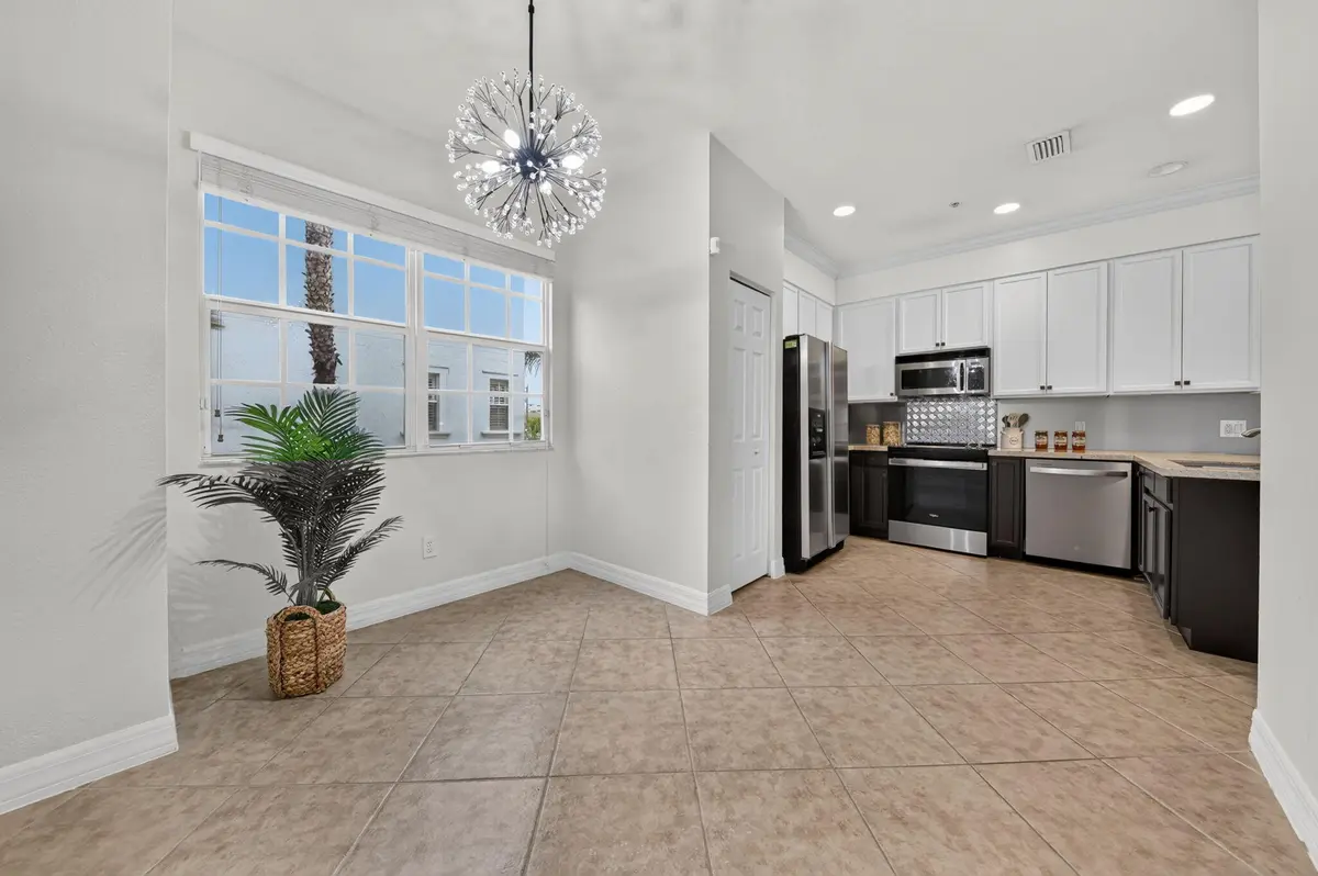 Breakfast Nook at 290 NE 5TH Avenue 4, Delray Beach