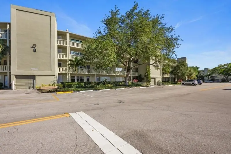 800x534_100_1778150012671_17781188633629 at 4028 Berkshire B 4028, Deerfield Beach