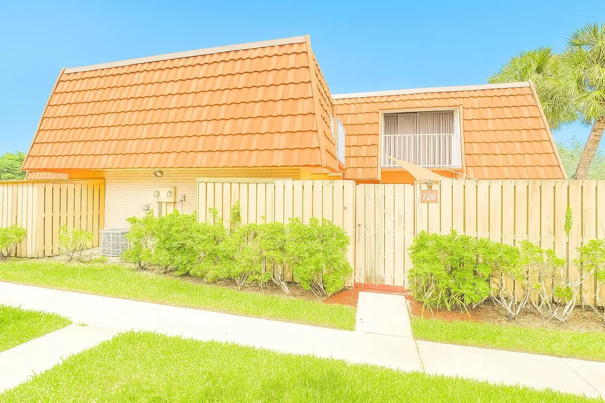 front at 728 MILL VALLEY Place, West Palm Beach