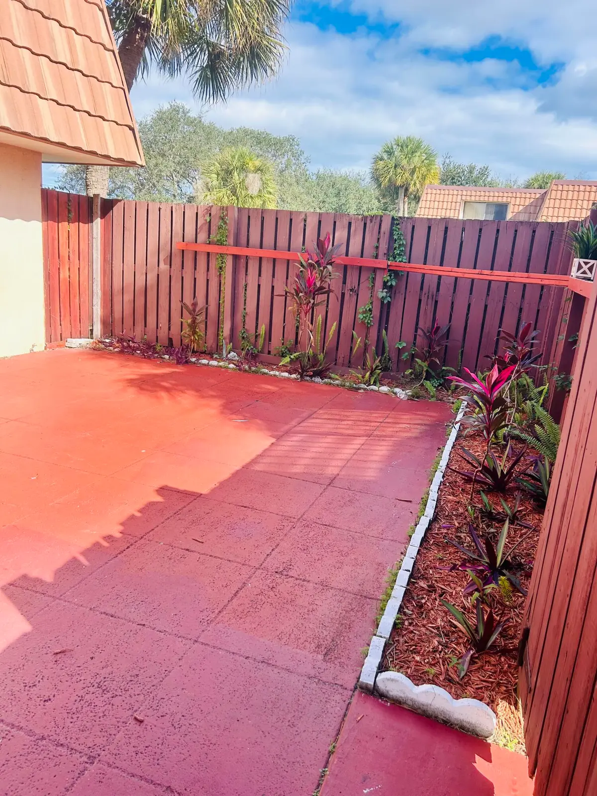front patio at 728 MILL VALLEY Place, West Palm Beach