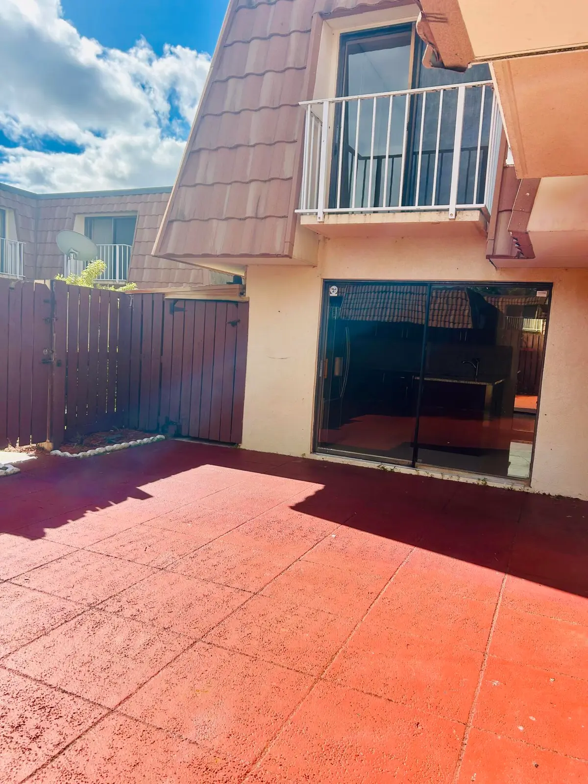 front patio at 728 MILL VALLEY Place, West Palm Beach