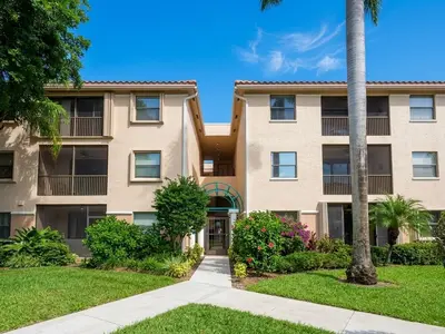 4111 Coral Tree Circle 227, Coconut Creek – Condominium for sale