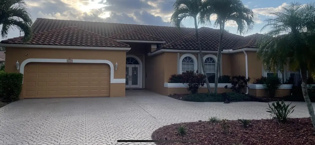 front of house at 2129 SEA PINES Way, Coral Springs