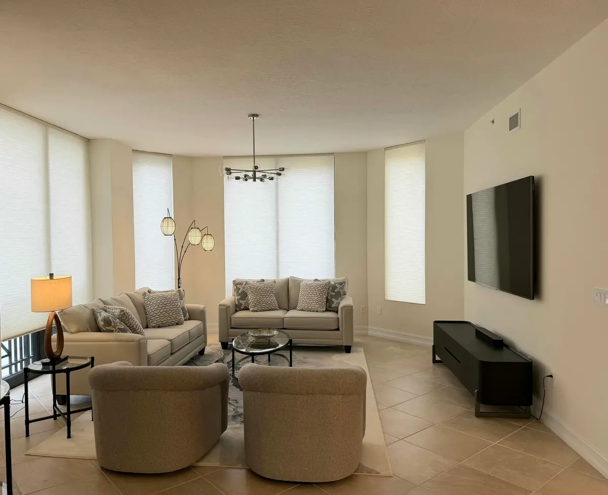Living at 701 S OLIVE Avenue 1004, West Palm Beach