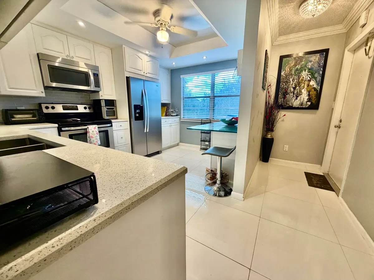 EAT-IN KITCHEN at 4401 MARTINIQUE Court H2, Coconut Creek