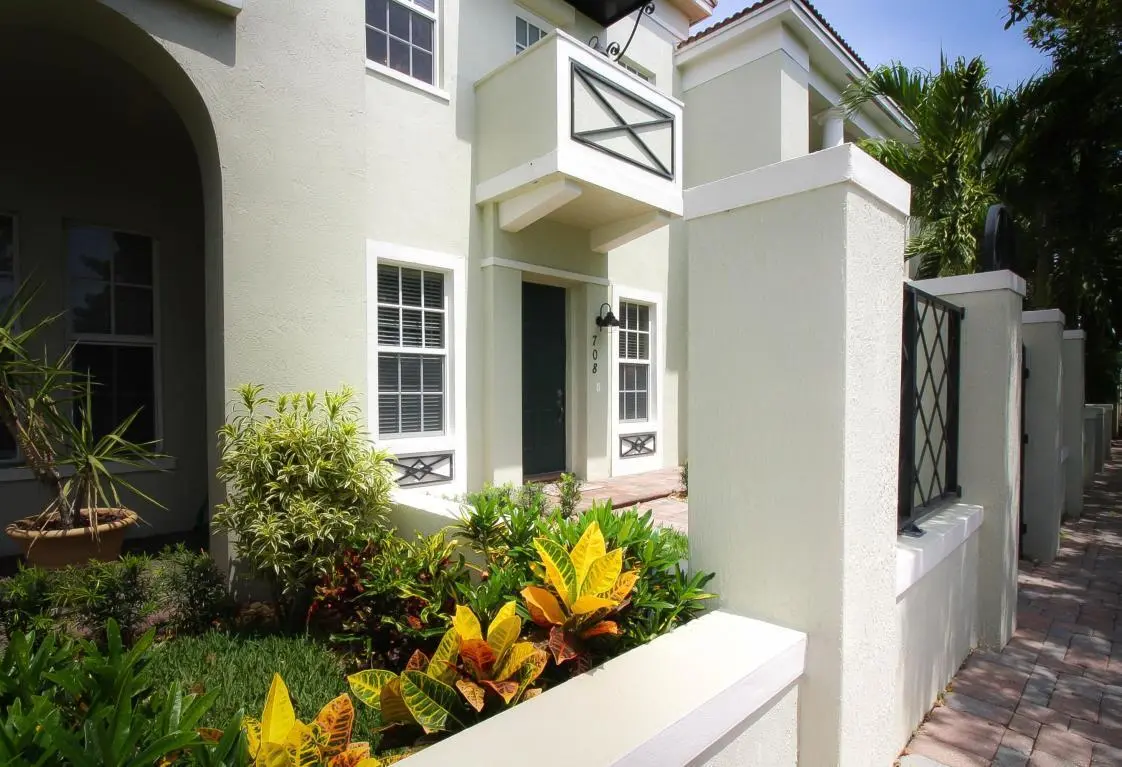 20170418164942010543000000-o at 708 NW 83rd Place, Boca Raton