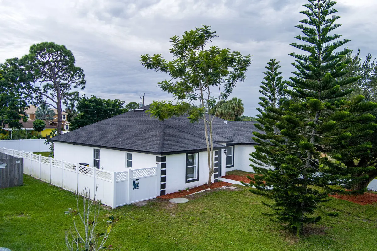 MAX_0076 at 942 SW JOHN MACCORMACK Terrace, Port St. Lucie