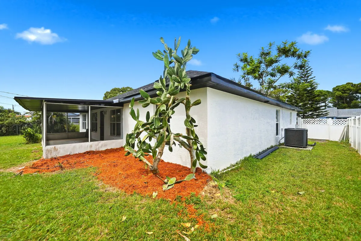 _DSC2202 at 942 SW JOHN MACCORMACK Terrace, Port St. Lucie
