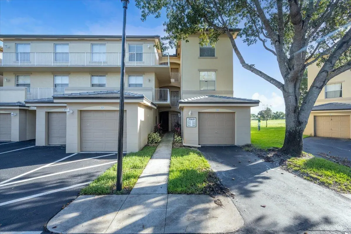 1 - Entrance at 2060 GREENVIEW SHORES Boulevard 308, Wellington